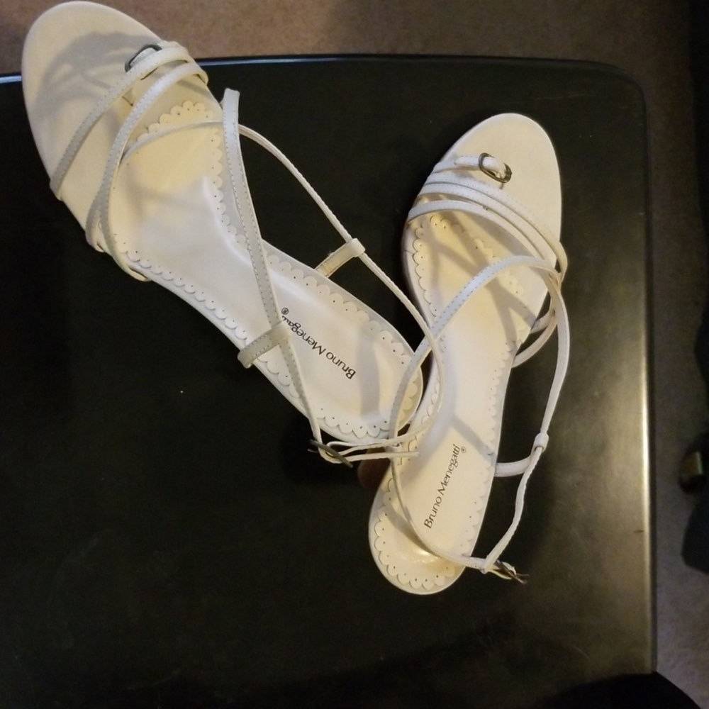 Strappy, toe sandles